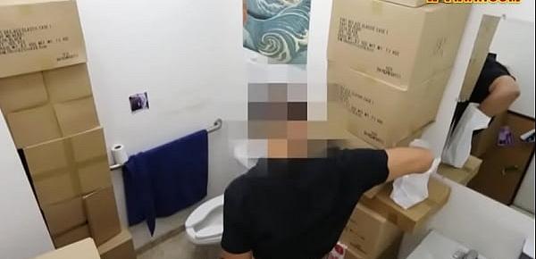  Sexy babe pounded in pawnshops toilet